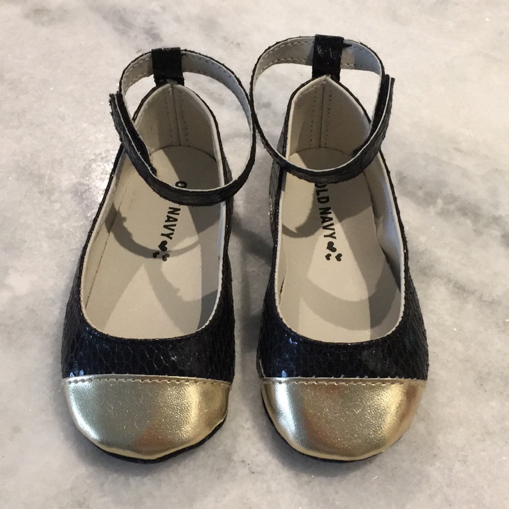 EUC • Old Navy Ballet Flats w/ Ankle Strap • Sz 4
